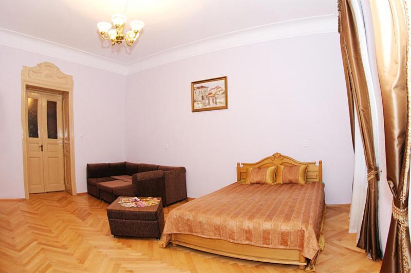 Luxury Apartment Near Rynok Square Leópolis Exterior foto